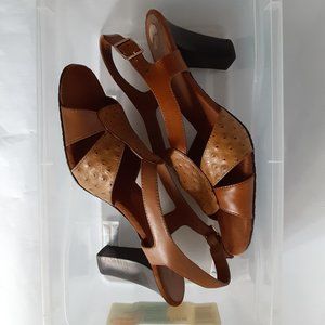 Women Leather Sandals 9.5,  Camel-brown color